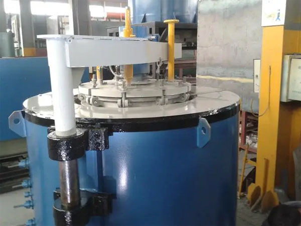 氮碳共滲井式爐：井式真空氮化爐